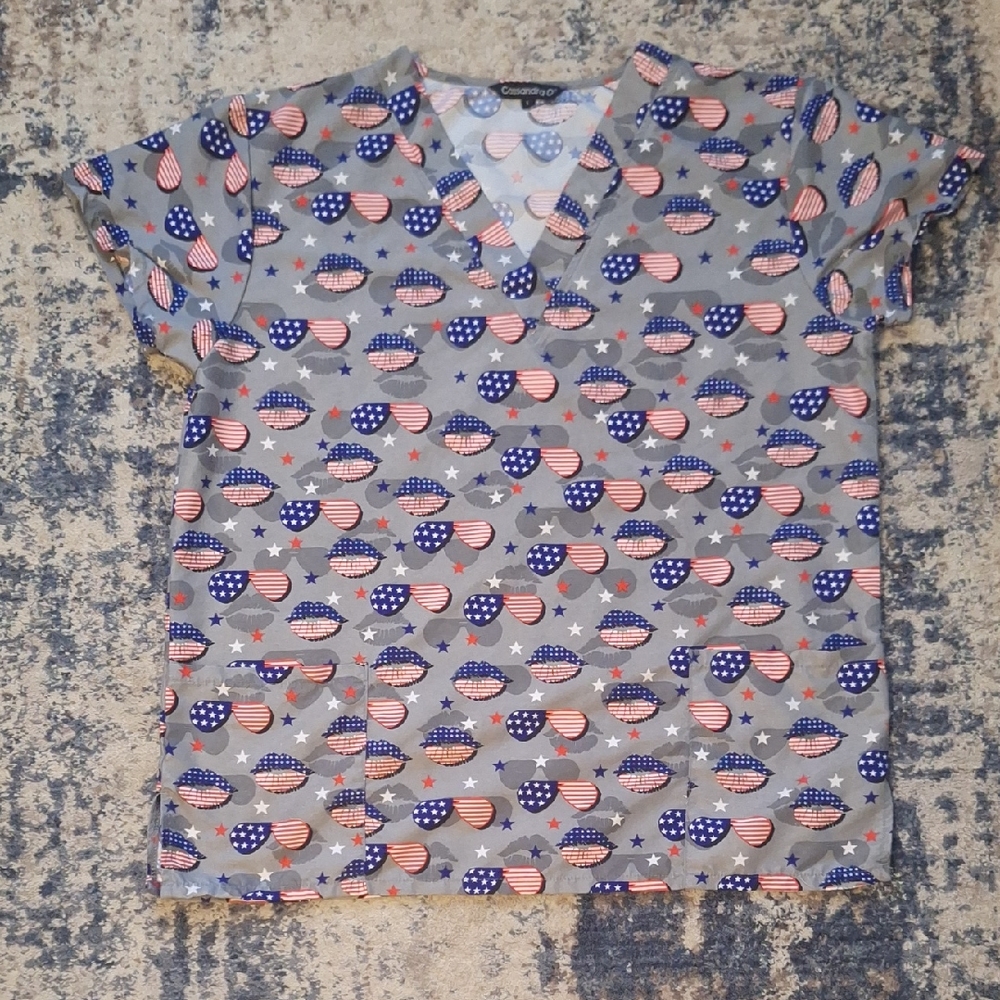 Cassandra O Patriotic Sunglasses & Lips Scrub Top Size Large